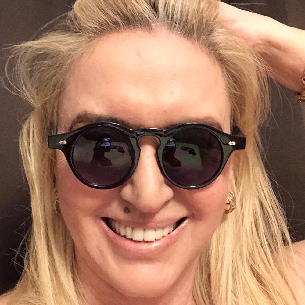 Show stopper Kiss Sunglasses - Picture 2 of 8